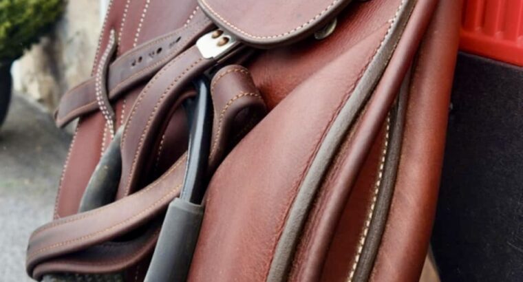 Like New 18″ 2 M Butet English Saddle