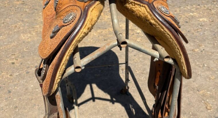 Blue Ribbon 16″ Western Saddle