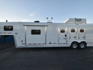 Used 2017 Logan Coach Limited 8312