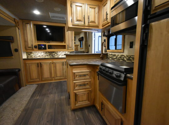 2016 Bison Trailers Premiere Horse Trailer