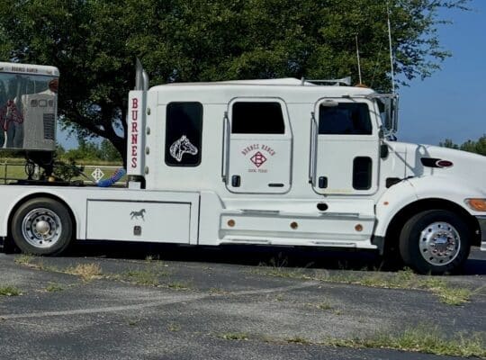2006 Peterbilt 330 Hauler Truck