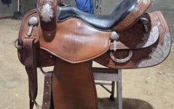2019 amazing condition Show Saddle