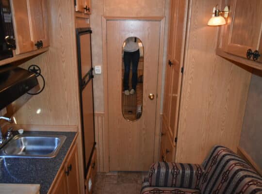 2006 Kiefer Manufacturing GENESIS X3 Horse Trailer